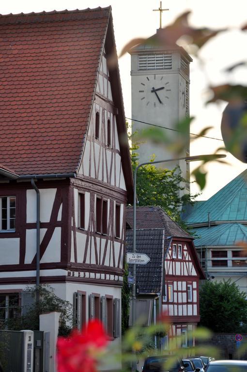 Gaestezimmer Am Hof Frankfurt am Main Bagian luar foto