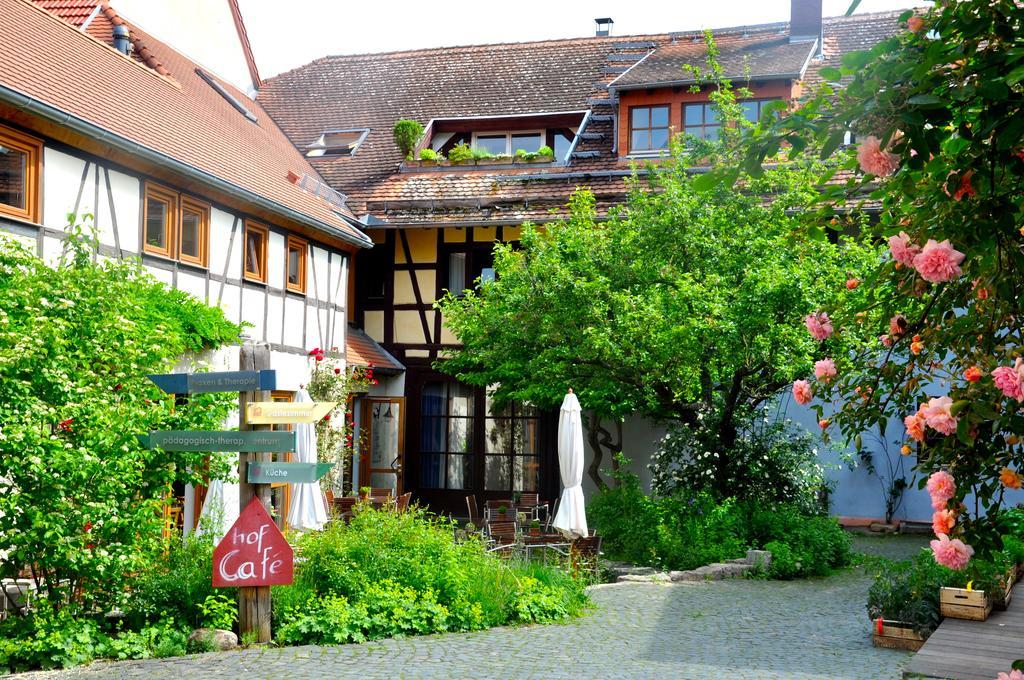 Gaestezimmer Am Hof Frankfurt am Main Bagian luar foto