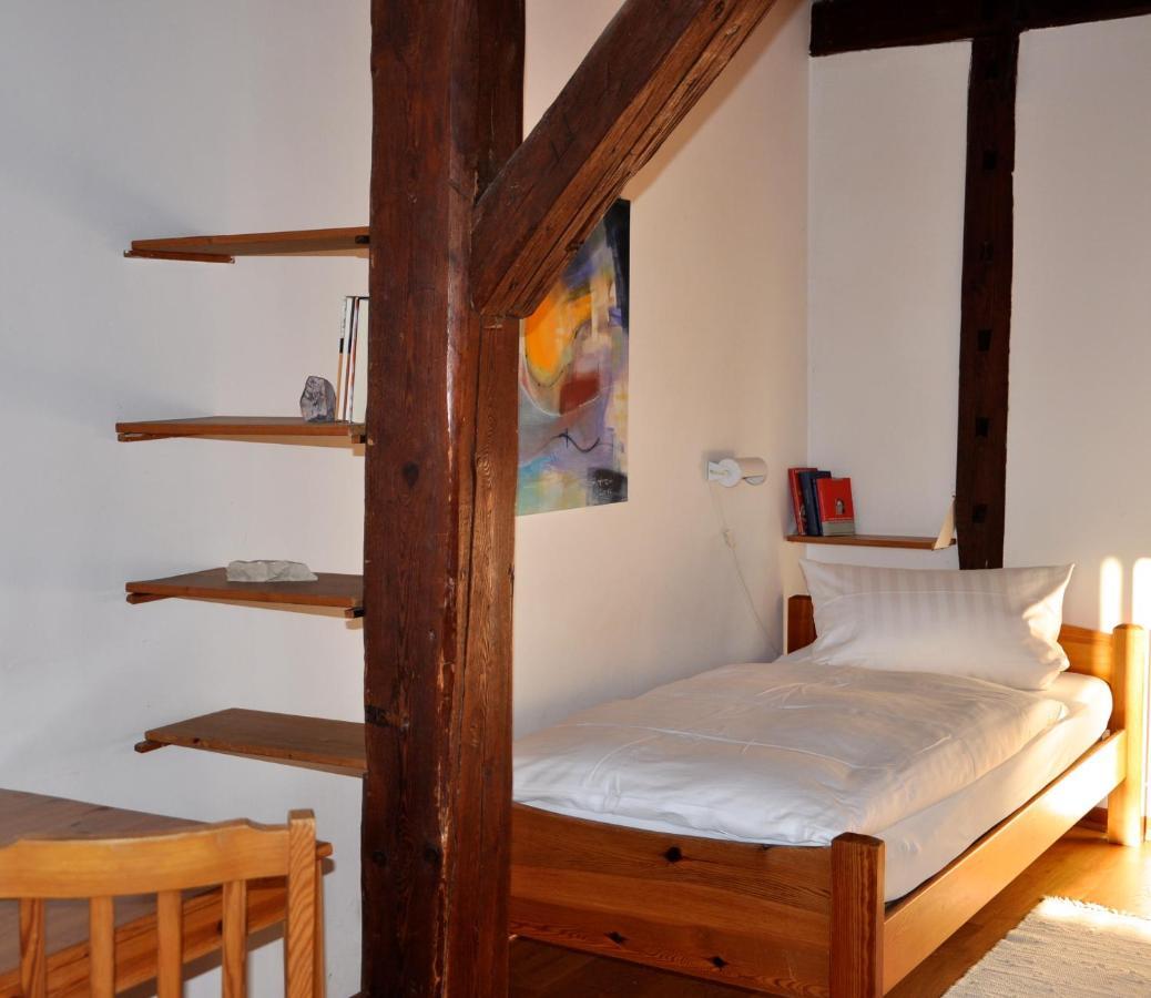 Gaestezimmer Am Hof Frankfurt am Main Bagian luar foto